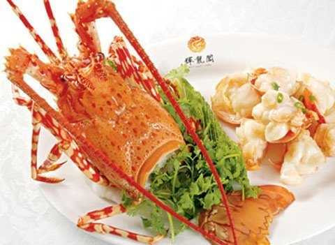 Hải sản tiền triệu trên bàn tiệc đại gia