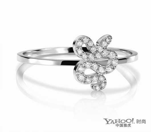 Hàng hiệu thế giới đua nhau ăn theo biểu tượng năm Rắn