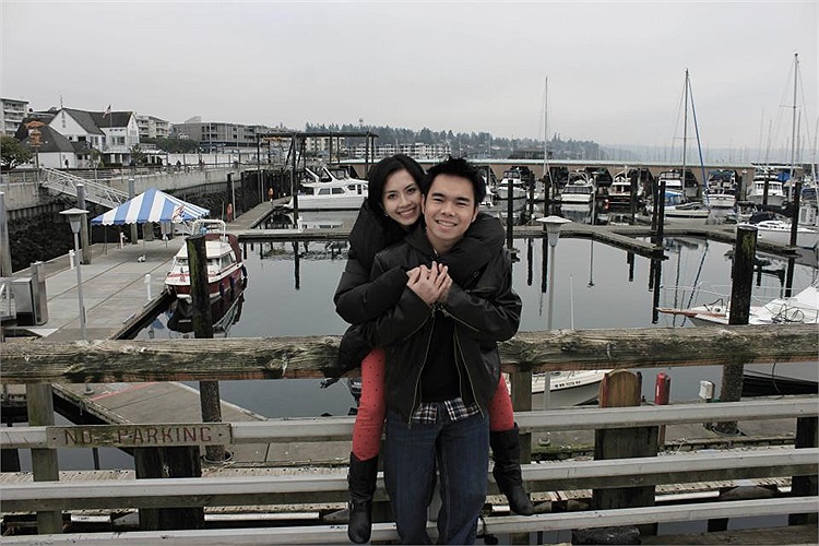 Cặp đôi thật rạng rỡ với hạnh phúc viên mãn.