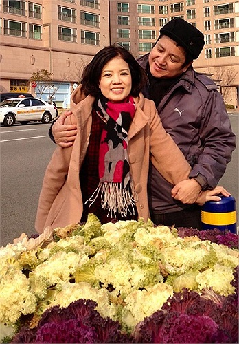 Vợ chồng NSƯT Chí Trung kỉ niệm và 27 năm ngày cưới bằng những chuyến đi du lịch. 