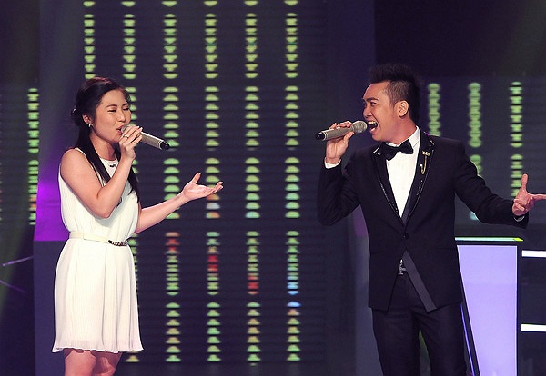 Ở vòng thi đối đầu, Hương Tràm cũng có phần song ca ấn tượng khi cover ca khúc nổi tiếng The Prayer. Chọn tông vừa giọng, Tràm hát tròn trịa và rất cảm xúc với tác phẩm này và đã được lựa chọn đi tiếp. Phần trình diễn này của cô được đánh giá là hay 