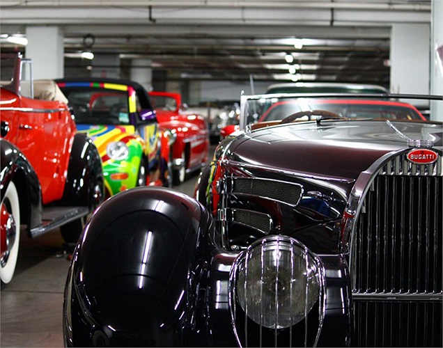 Bên cạnh đó là một chiếc Beetle cực kỳ rực rỡ. 