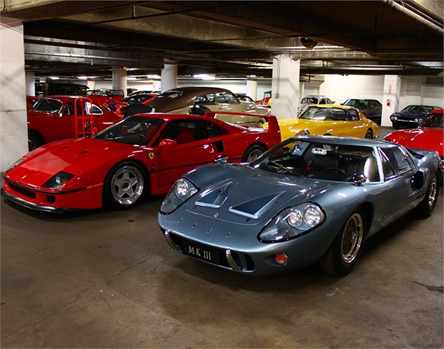 Ferrari F40 và Ford GT40 nằm trong số những chiếc xe bóng bẩy nhất dưới tầng hầm bảo tàng. 