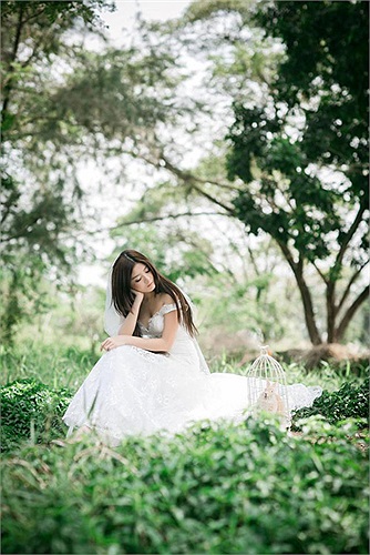 Cô nữ sinh xinh đẹp cũng là gương mặt đại diện cho nhiều shop thời trang