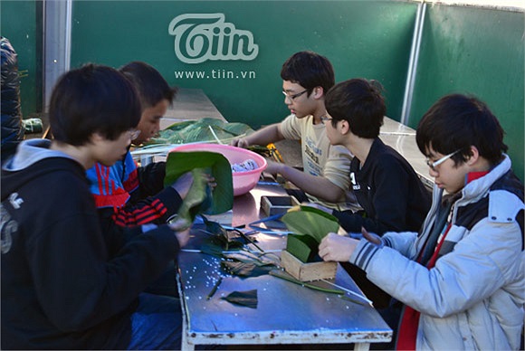 Đây là một chương trình thường niên được tổ chức với quy mô lớn, hoành tráng và dành riêng cho các MCer khi Tết đến xuân về. 