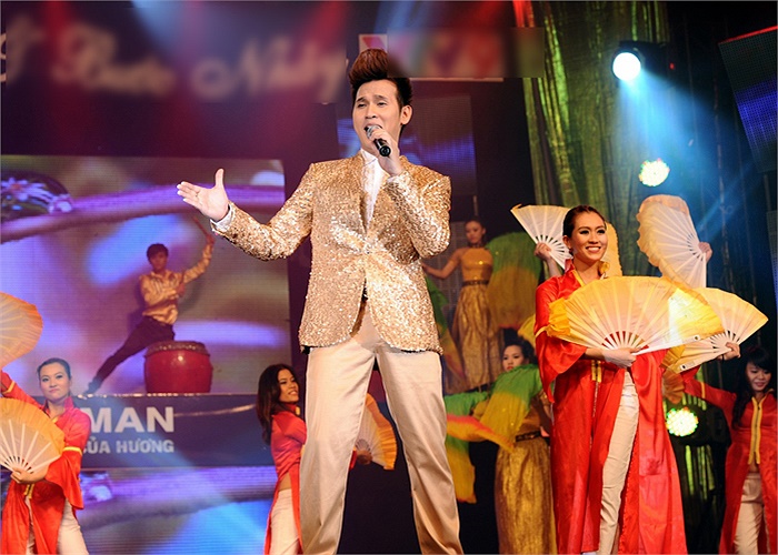 Từ khi làm MC của Bước nhảy Hoàn vũ 2011, nam ca sĩ trở nên nổi tiếng hơn