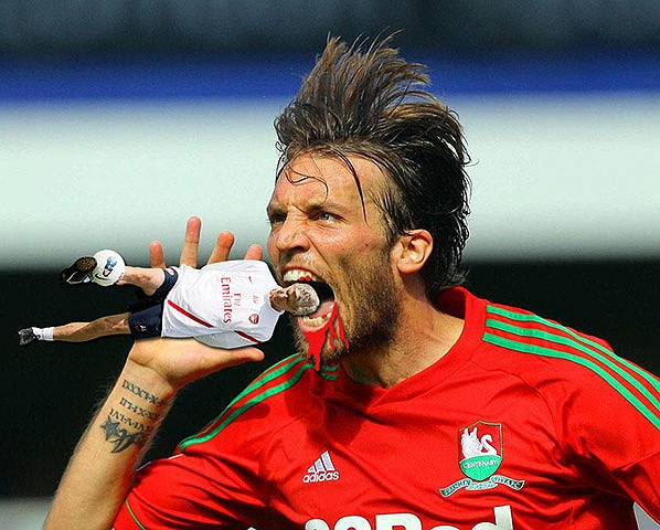 Một kiểu ăn mừng khác của Michu.