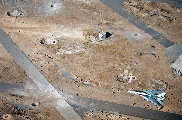 Tháng 2/2002, F-14 hạ thành công mục tiêu nhờ bom dẫn đường của nó