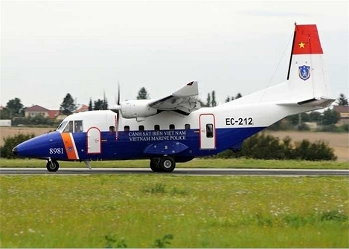 C-212-400 là biến thể nâng cấp dành cho nhiệm vụ tuần tra biển từ máy bay vận tải tầm trung C-212 Aviocar do hãng Airbus Military nghiên cứu phát triển.