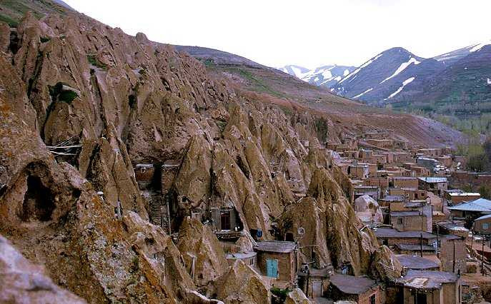 Khám phá ngôi làng 'tổ mối' kì lạ ở Iran