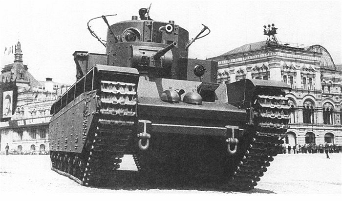 Phiên bản T-35-2 đã được hoàn thiện vào tháng 4/1933 và tham gia vào cuộc diễu binh ở Leningrad vào cuối năm