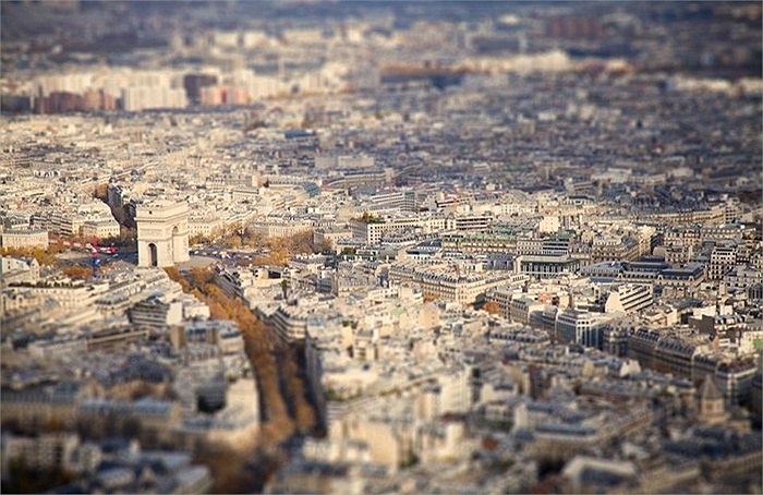 Khải Hoàn Môn nổi tiếng của Paris dưới con mắt của Ben Thomas