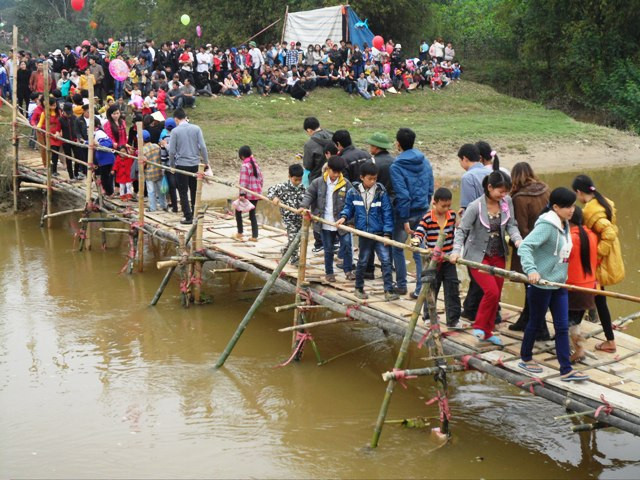 Kỳ lạ chợ nện nhau, càng đánh càng may mắn, phát tài
