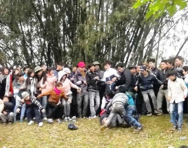 Kỳ lạ chợ nện nhau, càng đánh càng may mắn, phát tài