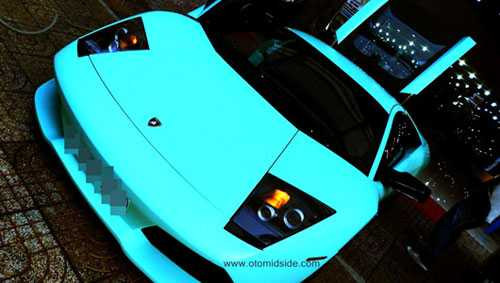Lamborghini LP640 màu 'độc' tại Sài Gòn