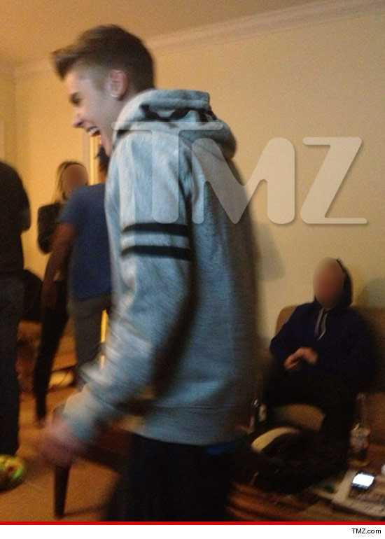 Lộ ảnh Justin Bieber sử dụng cần sa