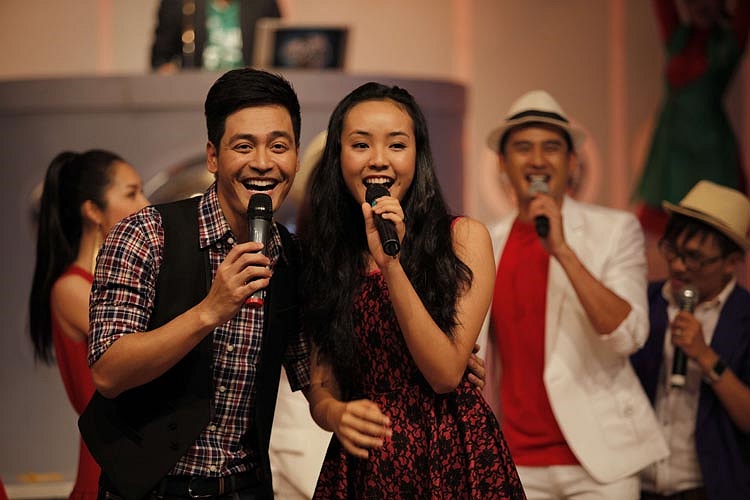 Một số hình ảnh vui nhộn: Phan Anh - Bảo Trân song ca.