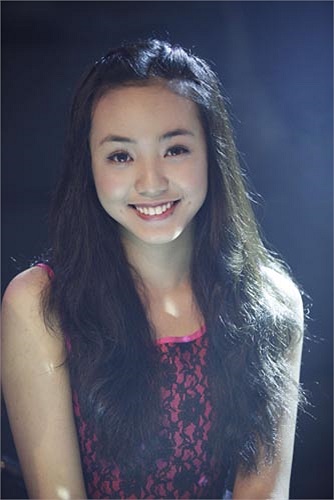 Cô nhanh chóng tham gia sàn catwalk và trở thành một trong những người mẫu trẻ đầy triển vọng, có chiều cao nổi bật.