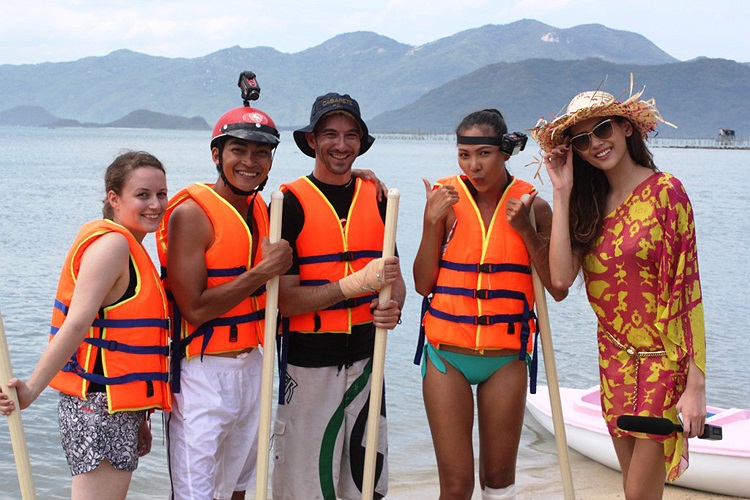 Với kinh nghiệm chèo thuyền và lật thuyền thu được từ ngày thứ 3 của hành trình, Nacho và Minh Triệu có dễ dàng vượt qua Khương Ngọc và Julia?