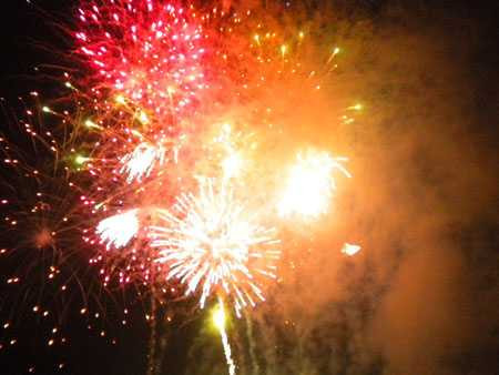 Mọi miền đất nước hân hoan đón giao thừa