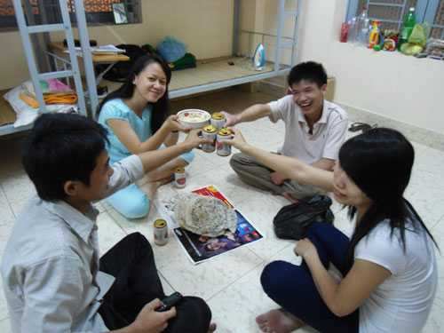 Muôn vẻ sinh viên ăn tết xa quê