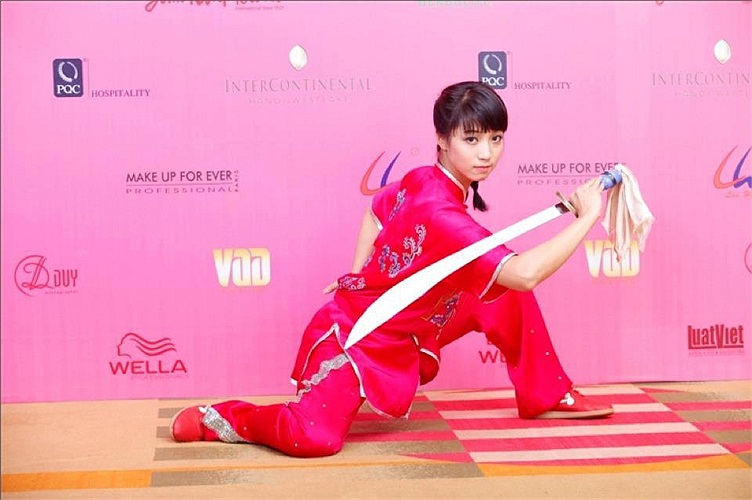Ngoài khả năng về võ thuật đã được khẳng định, Thùy Linh còn chứng tỏ mình là một cô gái đa năng.