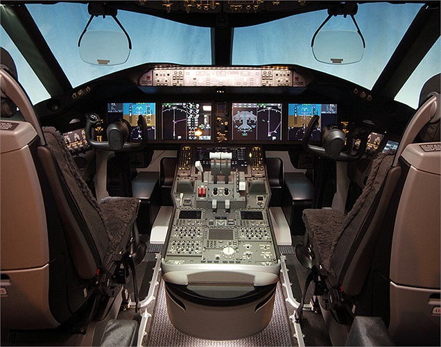 Cận cảnh khoang lái của phi công 