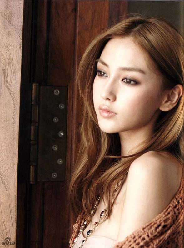 Ngất ngây nhan sắc tân Tứ tiểu Hoa đán