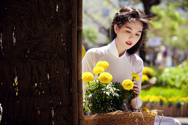 Ngọc Trinh: 'Cứ bảo tôi đầu đất, ngốc nghếch đi!'