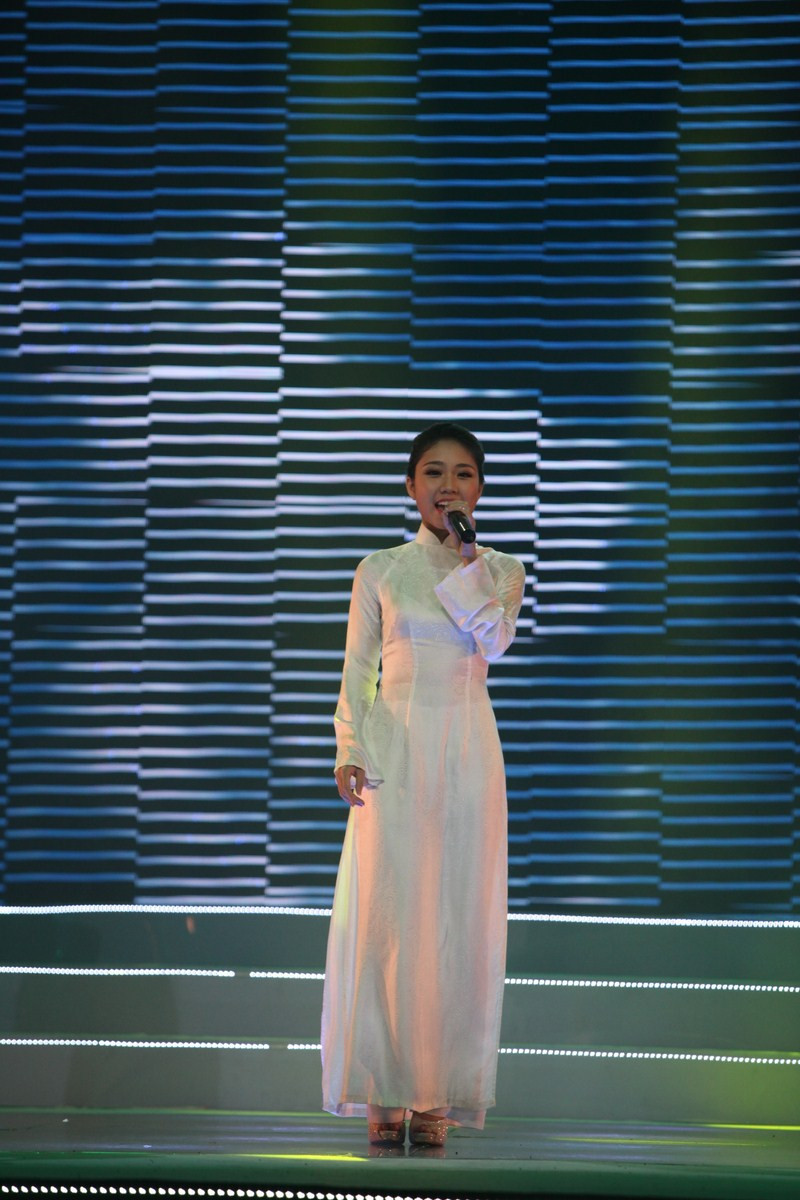 Nguyễn Thị Thu Trang đăng quang Miss Teen 2012