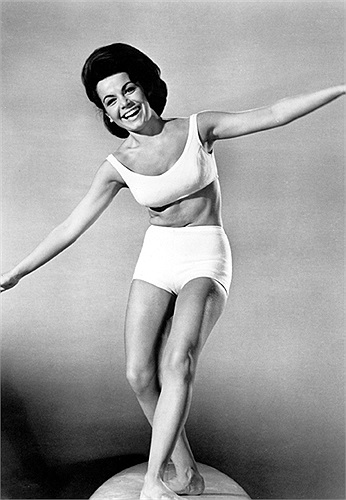 Annette Funicello trong phim Beach Party, 1963