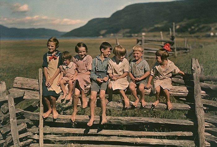 7 anh chị em người Quebec, Canada bên nhau trong bức ảnh được chụp vào khoảng cuối những năm 1920