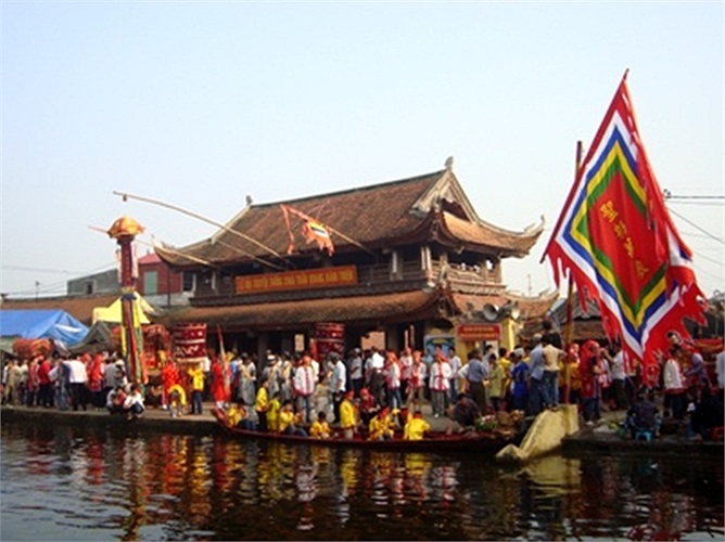 Chùa Keo thuộc xã Duy Nhất, huyện Vũ Thư, tỉnh Thái Bình. Chùa là một trong những ngôi cổ tự nổi tiếng bậc nhất ở Việt Nam. Gác chuông chùa Keo là một công trình nghệ thuật bằng gỗ độc đáo.