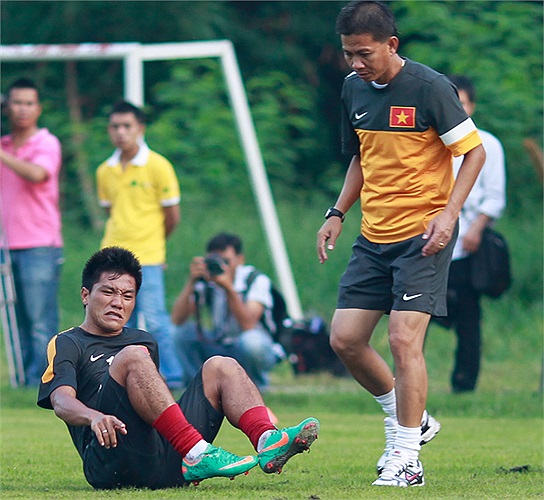 Trước đó, VFF đã thể hiện rõ quan điểm quyết làm lại từ đầu với nền bóng đá nước nhà, kiên định với việc sử dụng HLV nội, tạo mọi điều kiện tối đa để HLV Hoàng Anh Tuấn hoàn thành nhiệm vụ, có lộ trình xây dựng triết lý huấn luyện của mình.