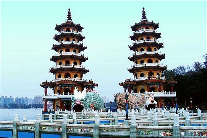 Hiện, Golden Tour (Toà nhà số 14-16 Hàm Long, B101-102, Q. Hoàn Kiếm, Hà Nội – ĐT: 04.3944 6006 –093 944 6006, Website: www.goldentour.vn; www.dulichcongvu.vn) đang có gói du lịch Đài Loan 6 ngày/ 5 đêm giá 19 triệu.