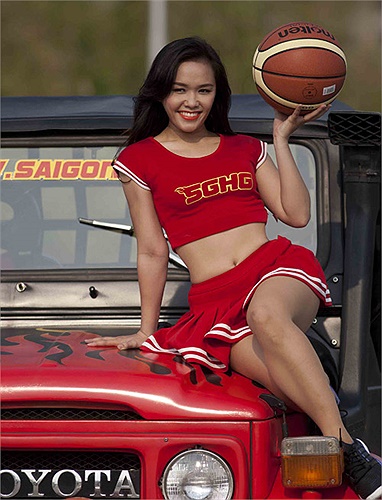 Để thực hiện các động tác một cách nhuần nhuyễn và ăn dơ với từng tình huống diễn ra trong trận đấu, các cô gái giữ nhịp độ tập luyện 3 buổi/tuần, mỗi tuần 2 tiềng