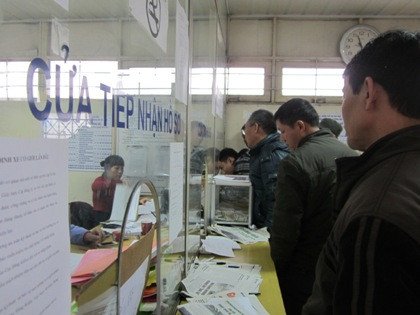 Nộp phí đường bộ: Chủ phương tiện...kêu trời