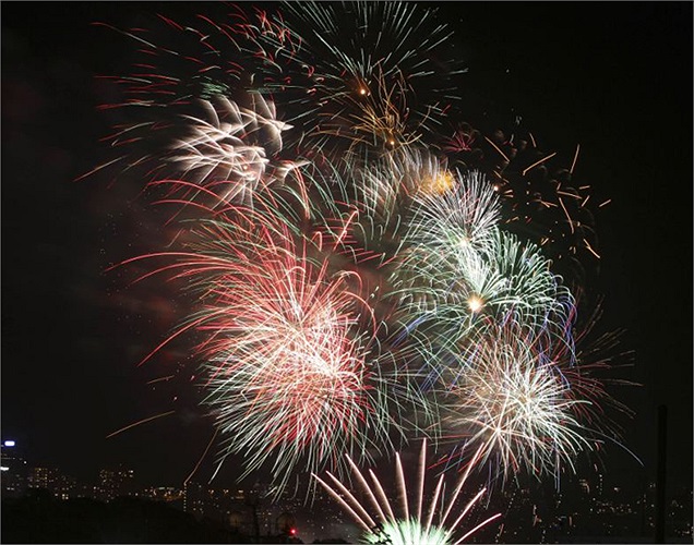 Rất nhiều nơi trên thế giới cũng sẽ bước sang năm mới với màn trình diễn pháo hoa tuyệt đẹp như thế này.