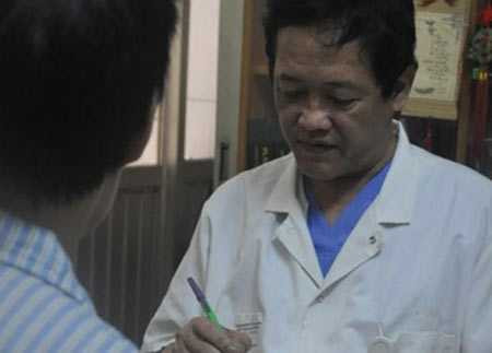 Phẫu thuật bộ phận sinh dục nữ thành nam