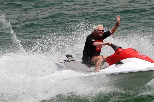 Phong cách lập dị của những tỷ phú hàng đầu thế giới