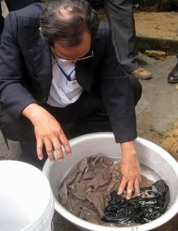 Quần áo có 'sinh vật lạ' xuất xứ Trung Quốc