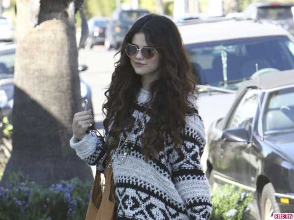 Selena Gomez yêu đời sau chia tay 'phi công trẻ'