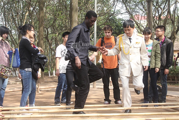 Nhảy sạp cũng khéo léo như các du học sinh Việt Nam