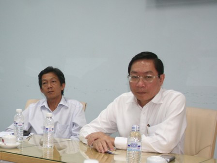 Sở Y tế TP.HCM náo động vì phụ nữ mặc áo tang