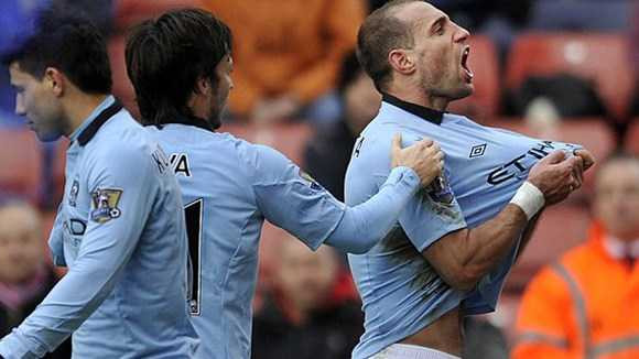 Stoke 0-1 Man City: Nhọc nhằn nhận may mắn