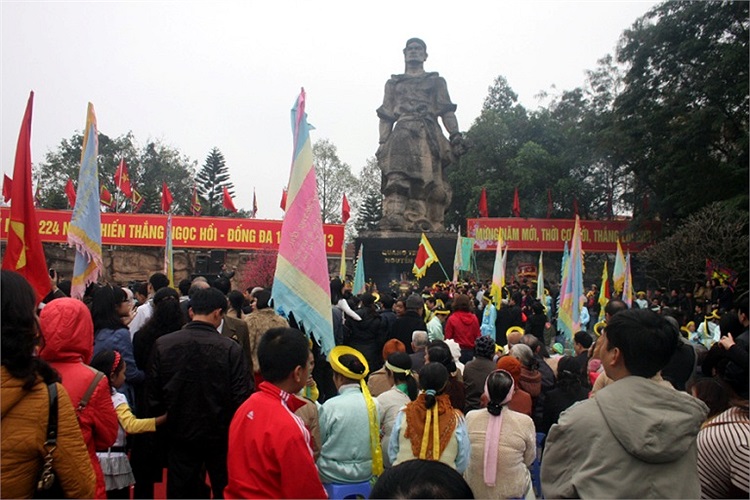 Đỉnh cao là trận chiến đêm mùng 4, rạng mùng 5 tết Kỷ Dậu (tức ngày 29, 30 tháng 2 năm 1789) đồn trại giặc ở Khương Thượng bị phá huỷ khiến tên Thái thú Điền Châu Sầm Nghi Đống phải thắt cổ tự tử tại đây. Quân ta đã đánh bại hơn 29 vạn quân xâm lược 