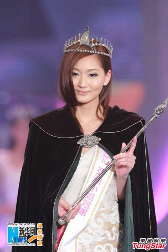 Tân Hoa hậu châu Á bị chê lùn, kém xinh