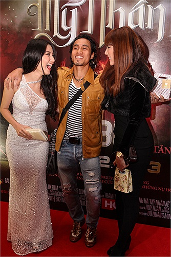 Bộ ba Mai Thị (Diễm My), Phan Linh (Anh Khoa) và Đào Thị (Ngọc Quyên).