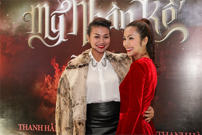 Cùng góp mặt với Hà Tăng trong buổi chiếu ra mắt Mỹ nhân kế còn có siêu mẫu Thanh Hằng, vai nữ chính Kiều Thị trong phim.