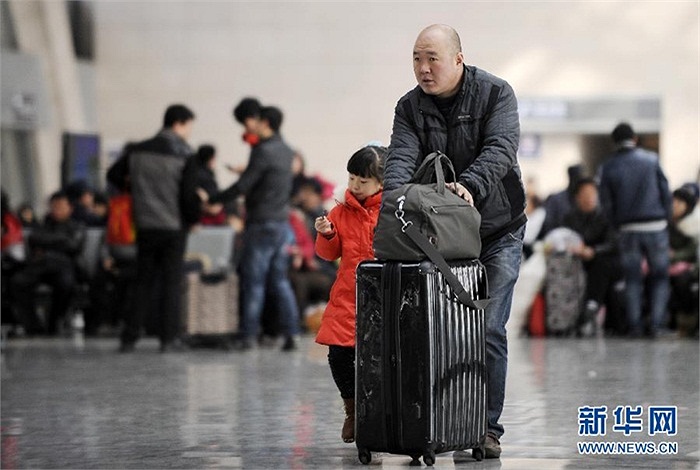 Hàng trăm triệu hành khách bắt đầu trở lại công việc thường ngày từ mùng 5 Tết